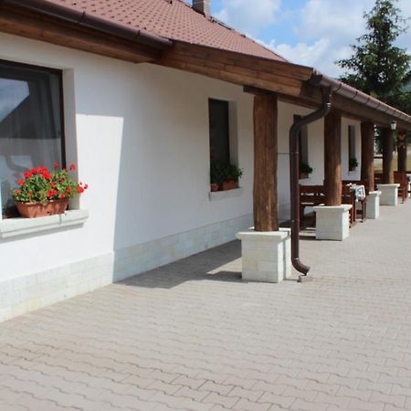 Pillango Vendeghaz Hotel Tallya Bagian luar foto